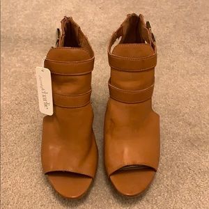 Cognac wedges size 8.5